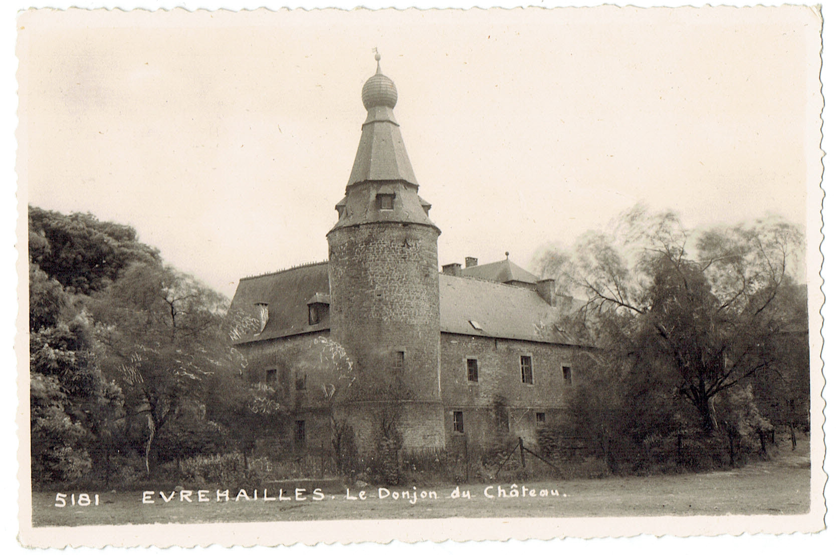 Le Donjon du château d'Evrehailles