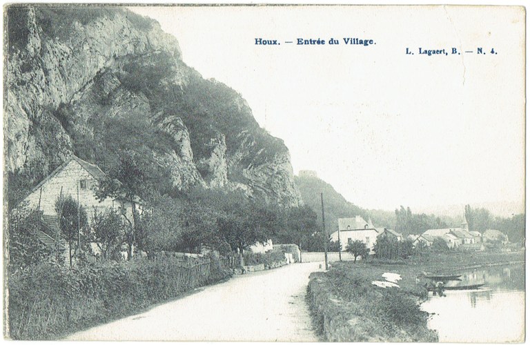 Entrée du village de Houx