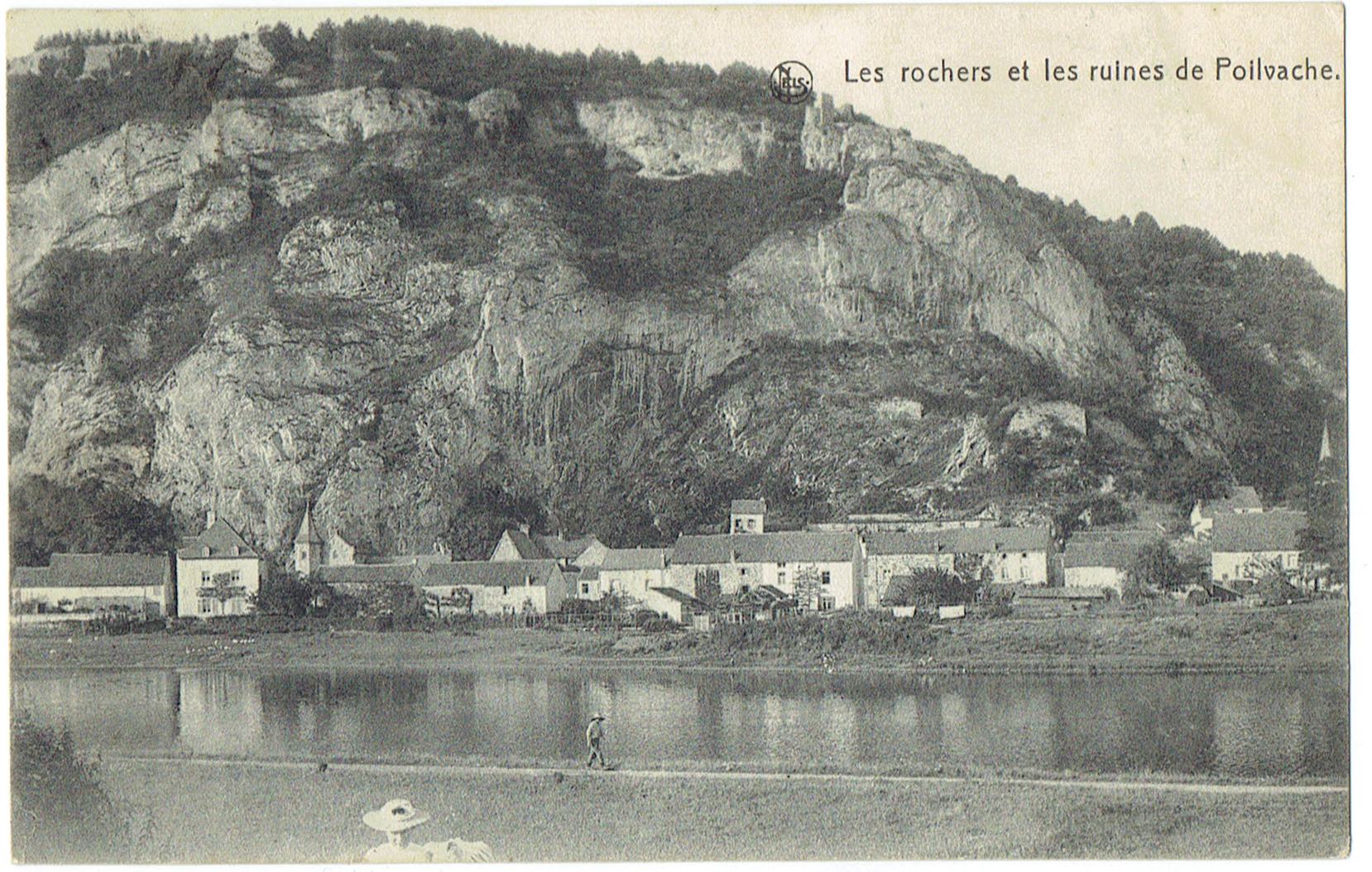 Les rochers et ruines de Poilvache