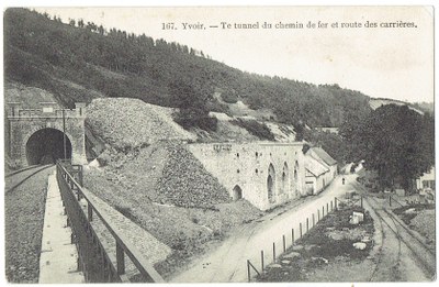 Le tunnel et la route des carrières