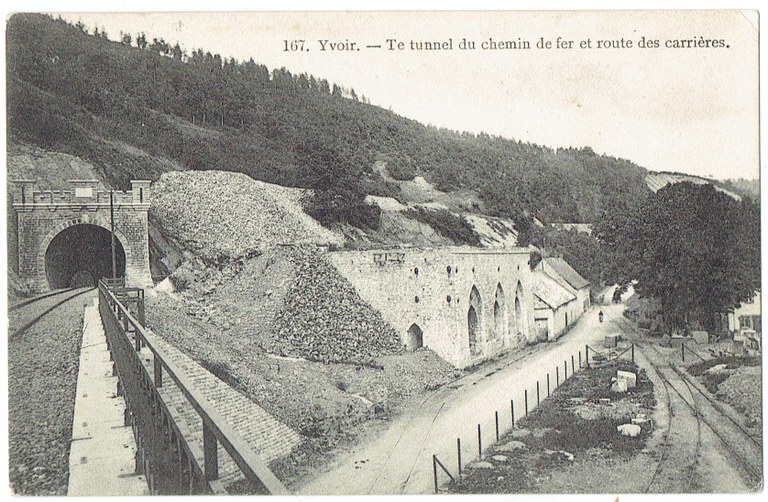 Le tunnel et la route des carrières