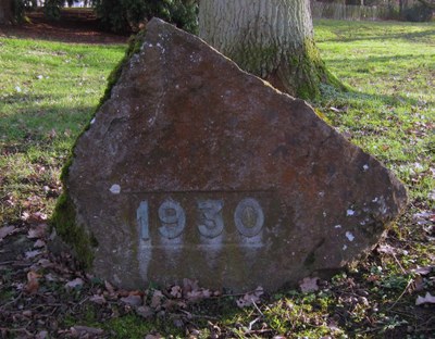 Stèle commémorative : 1930