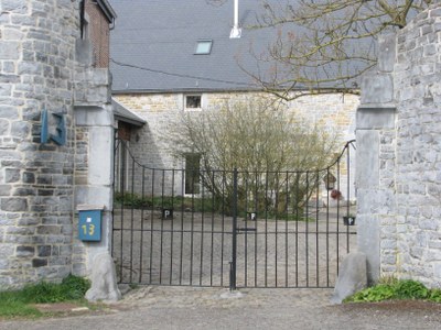 Grille d'entrée d'une cour
