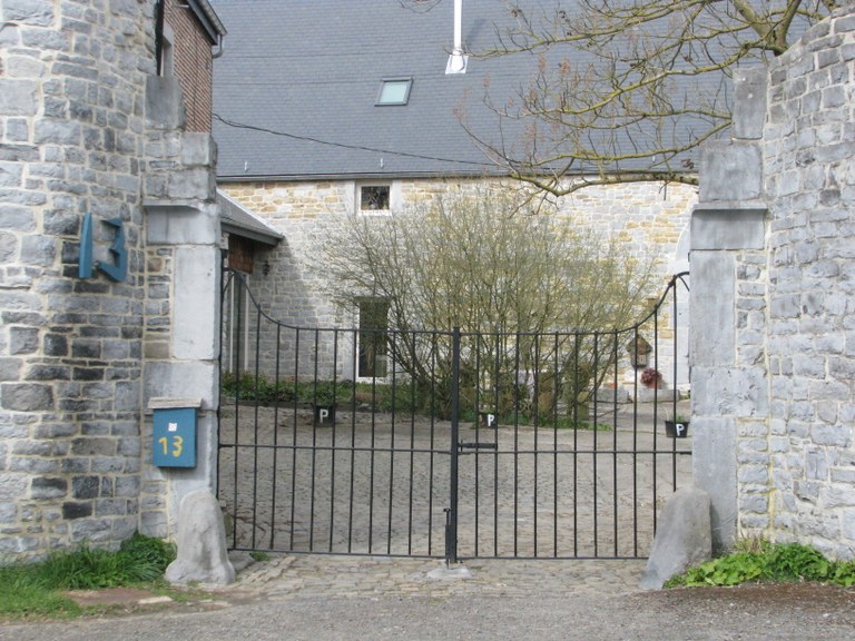Grille d'entrée d'une cour