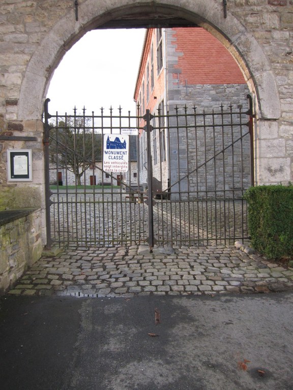 Grille du Centre culturel « La Vieille Ferme »