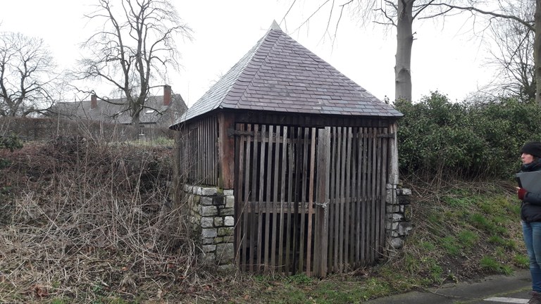 Bâtiment abritant un puits